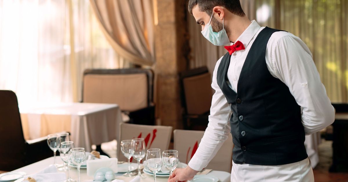 Nhu cầu Waiter tại Canada tăng cao