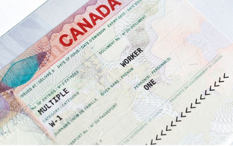 Chuyển visa du lịch Canada sang Work Permit