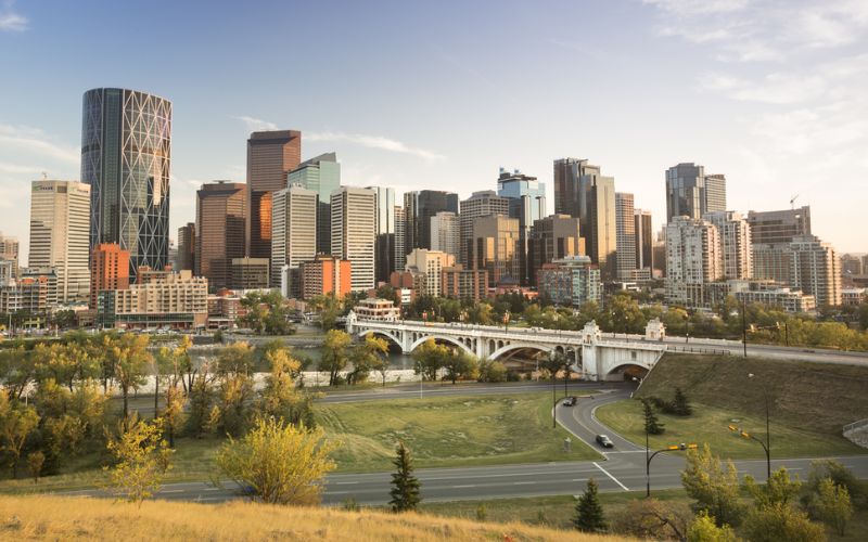 Điều kiện nhận thẻ y tế tại bang Alberta